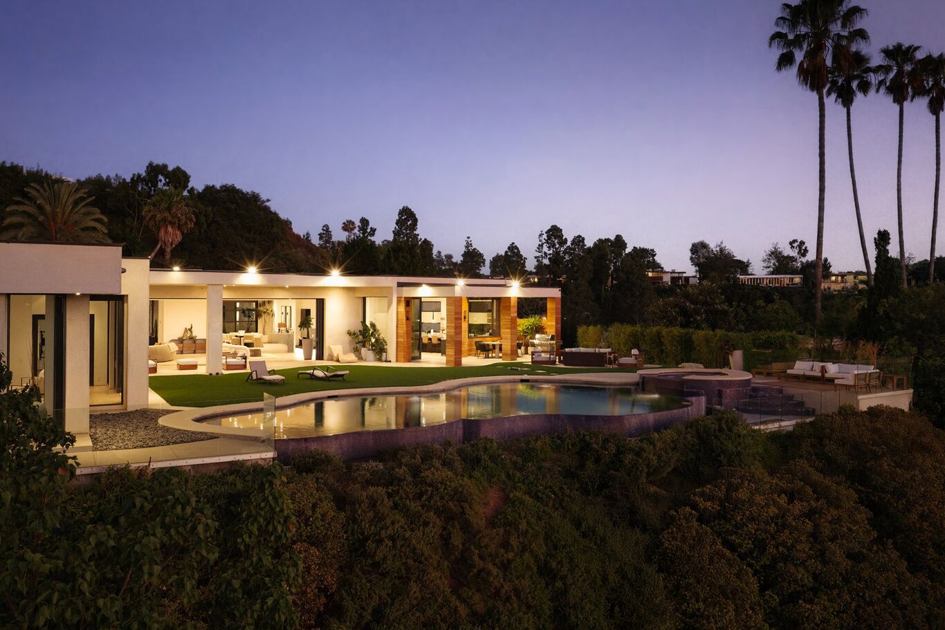 Image of 455 Castle Pl, Beverly Hills, CA, 90210, US