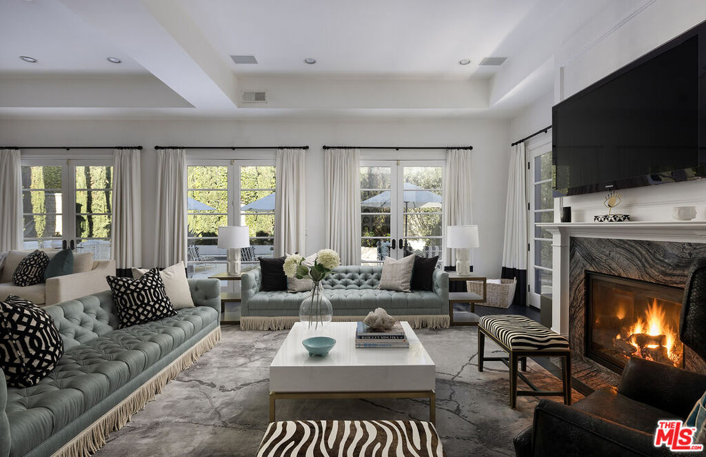 Image of 1600 Clear View Dr, Beverly Hills, CA, 90210, US