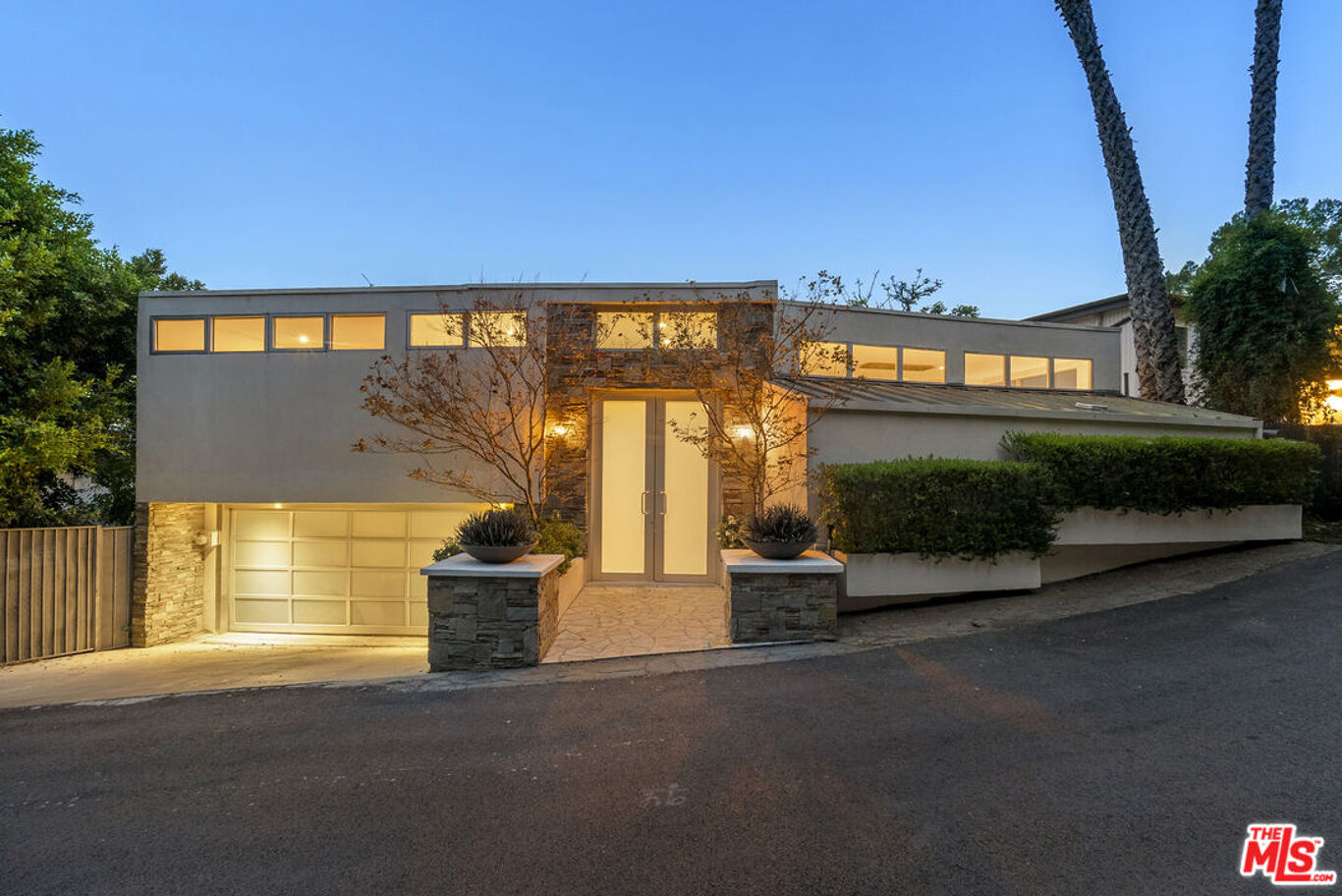 Image of 9222 Kinglet Dr, Los Angeles, CA, 90069, US