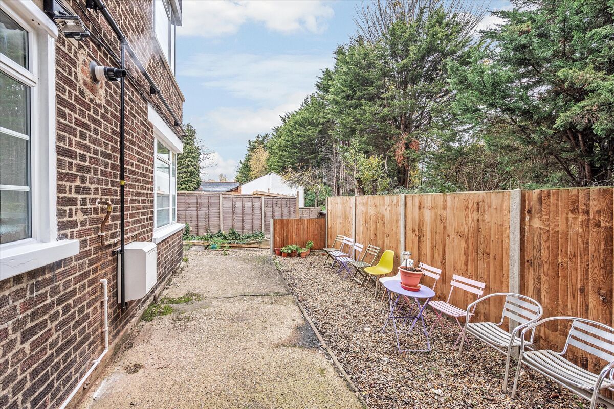 flat for sale in Manor Court Manor Gardens London CWK012033088