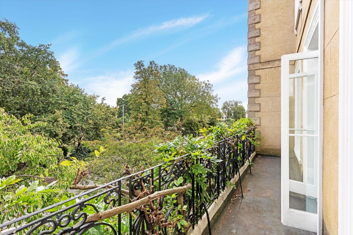 house for sale in St. Peters Square, London, W6 CWK012055056 Knight