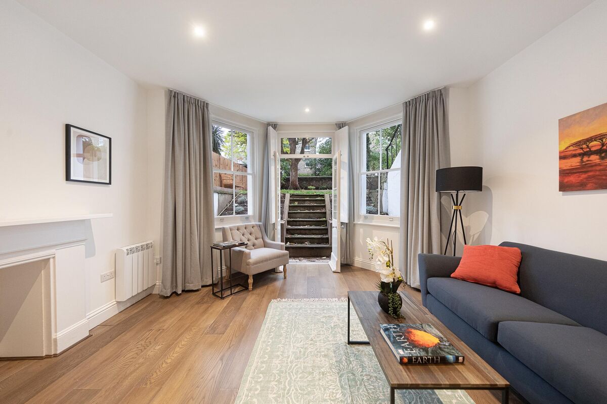 flat for sale in Richmond Road, Twickenham, London, TW1 CWK012292000