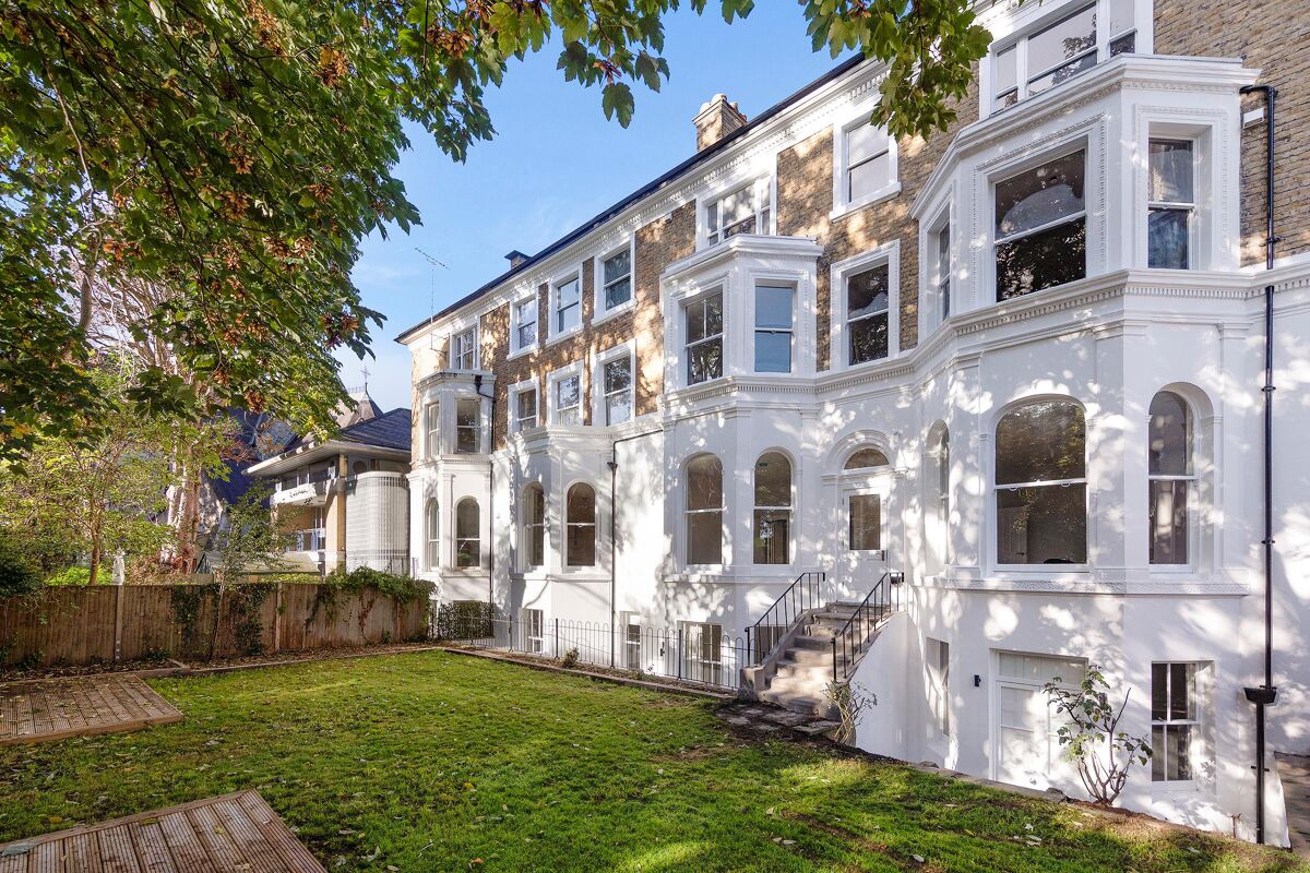 flat for sale in Richmond Road, Twickenham, London, TW1 CWK012292000