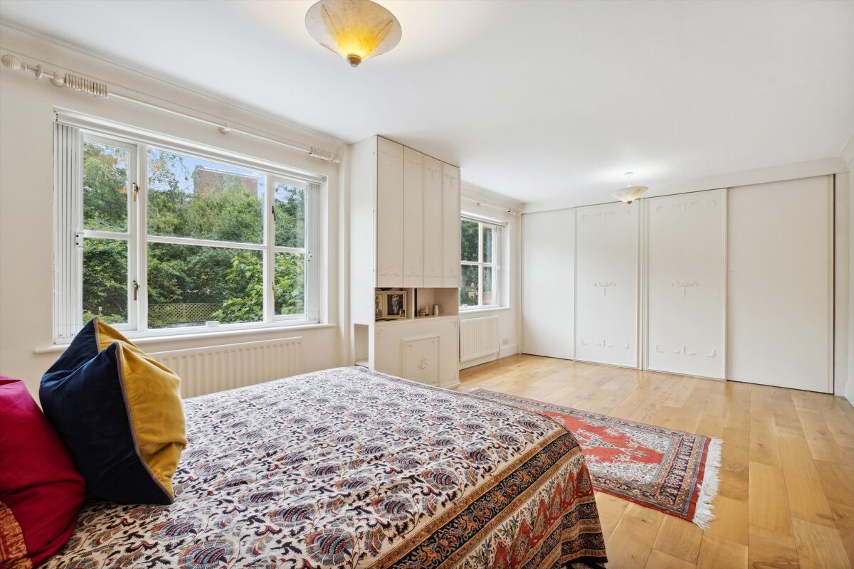 house for sale in Thames Crescent, London, W4 CWK012355723 Knight Frank