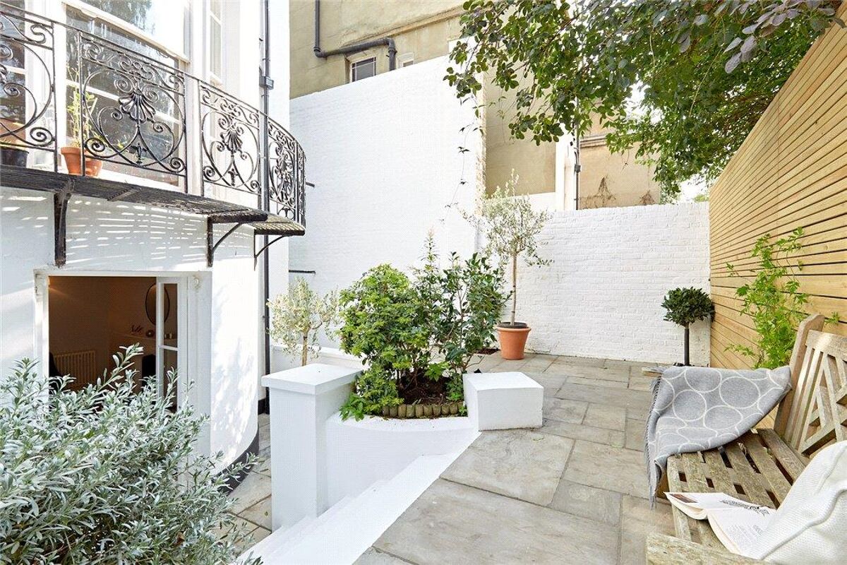 flat for sale in Albion House, St. Peters Square, London, W6