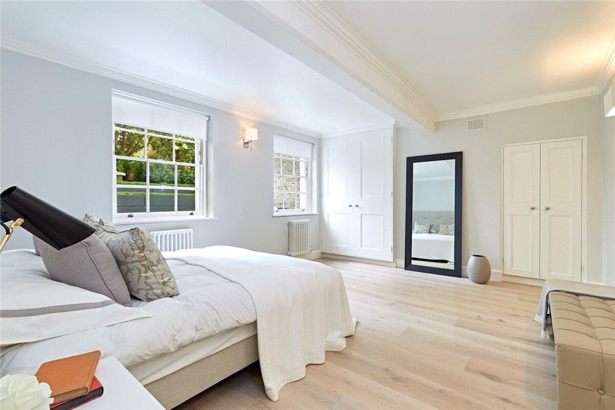 flat for sale in Albion House, St. Peters Square, London, W6
