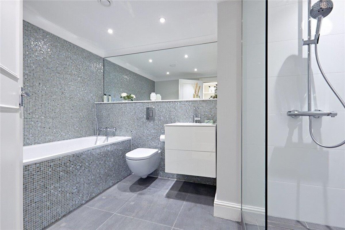 flat for sale in Albion House, St. Peters Square, London, W6