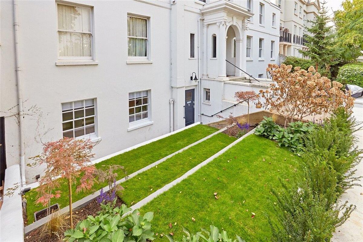 flat for sale in Albion House, St. Peters Square, London, W6