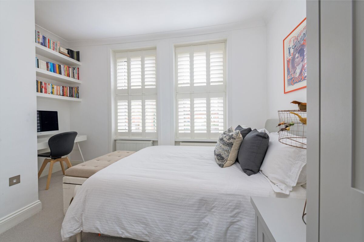 Flat For Sale In Esmond Road, London, W4 - Cwk012441270 