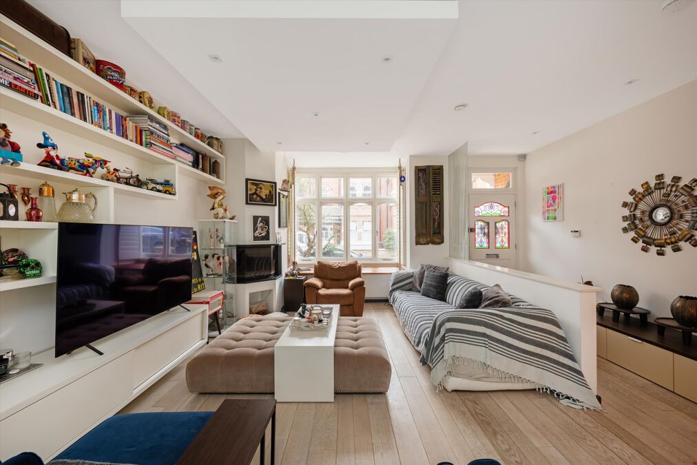 Image of Ennismore Avenue, London, W4