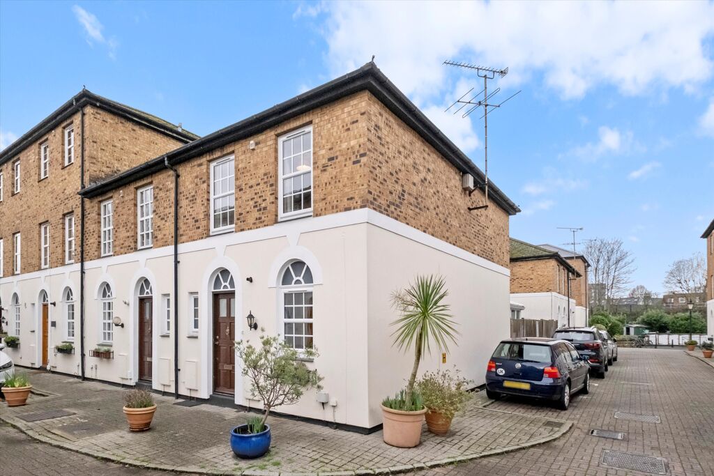 Image of Copenhagen Gardens, Chiswick, London W4