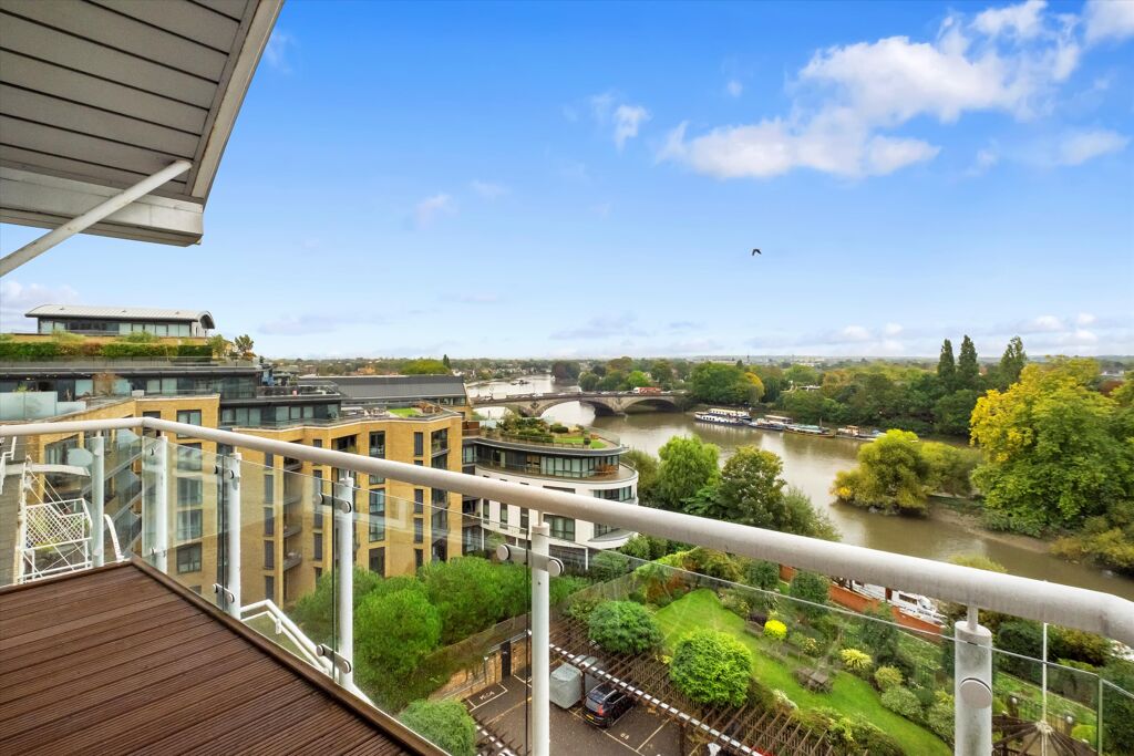 Image of Kew Bridge Road, Brentford, TW8