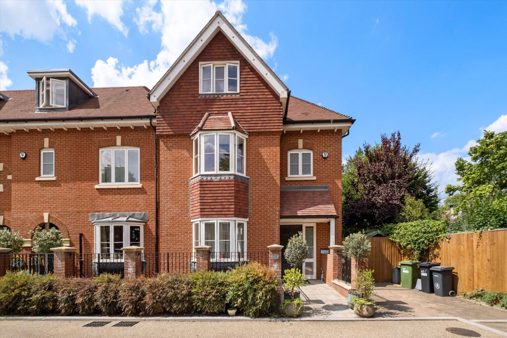 Image of Aubury Place, London, W12