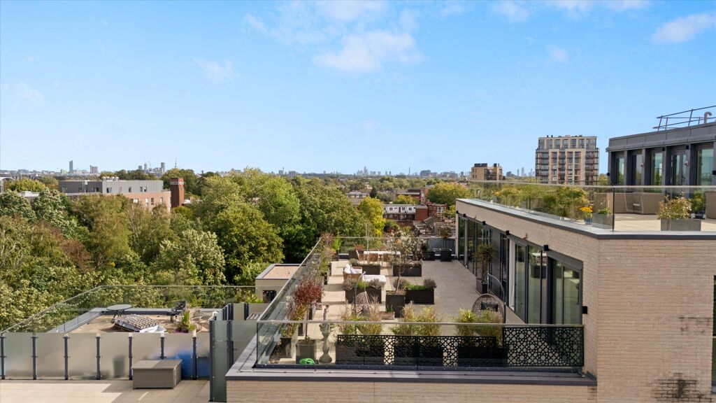 Image of Chiswick High Road, London, W4