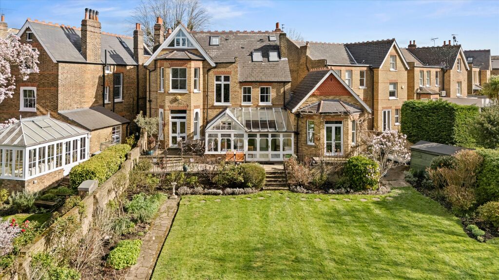 Image of Mount Park Crescent, London W5