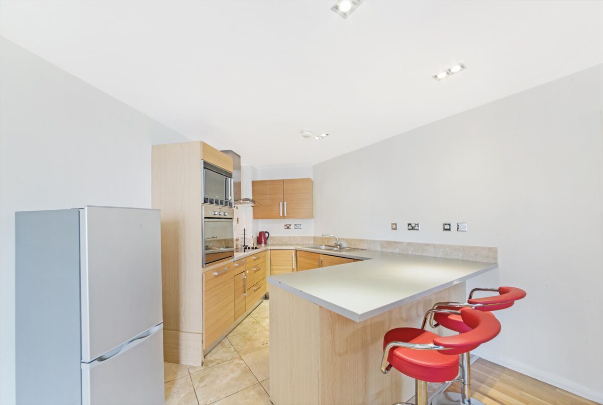 flat to rent in City Tower, 3 Limeharbour, London, E14 CWQ012029483