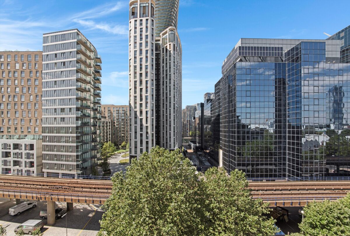 flat to rent in City Tower, 3 Limeharbour, London, E14 CWQ012029483