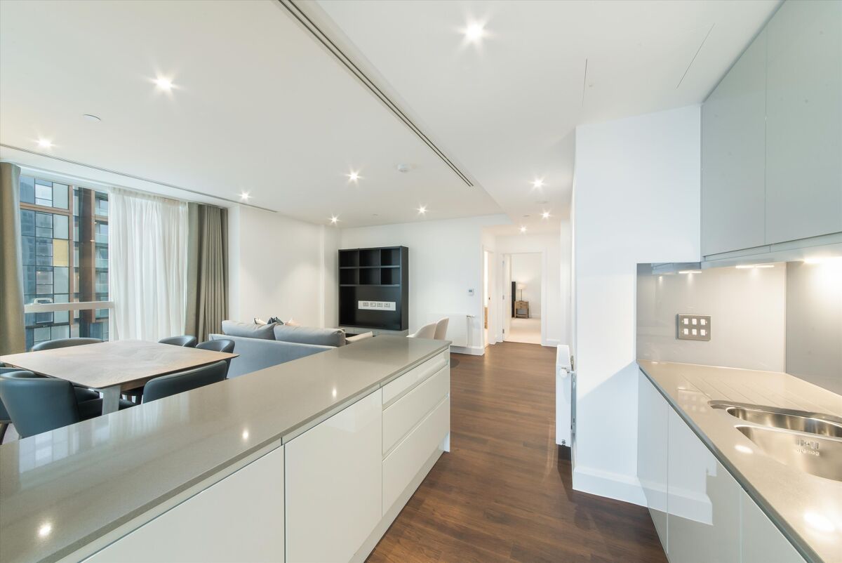 flat to rent in Sirocco Tower, Nr Canary Wharf, London ...