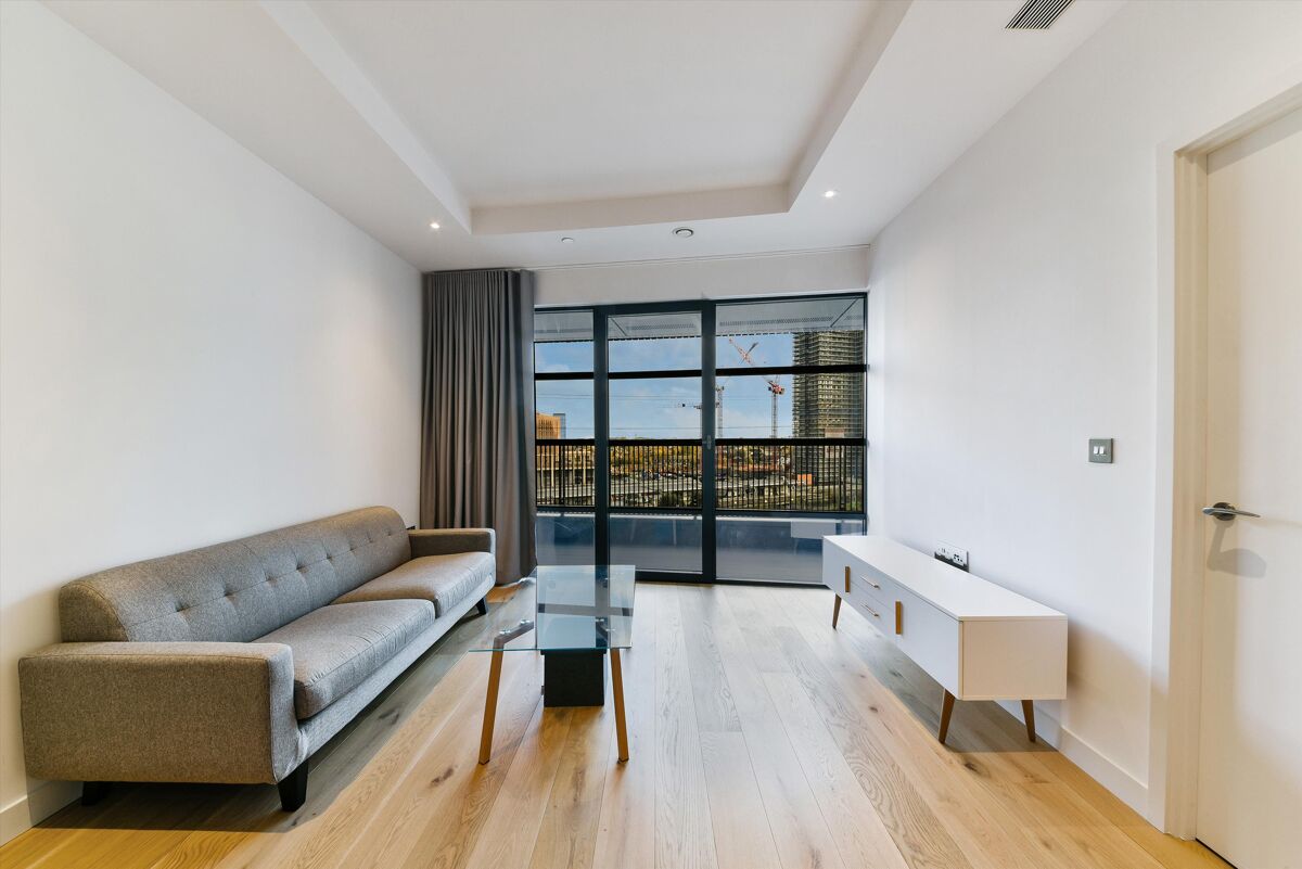 flat to rent in Bridgewater House, City Island London, E14