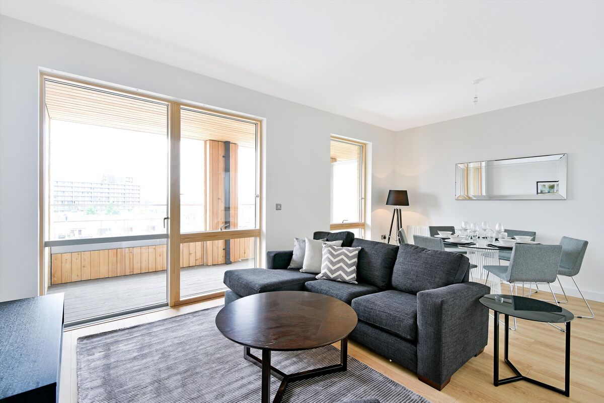 flat to rent in Eddington Court, 1 Silvertown Square, London, E16