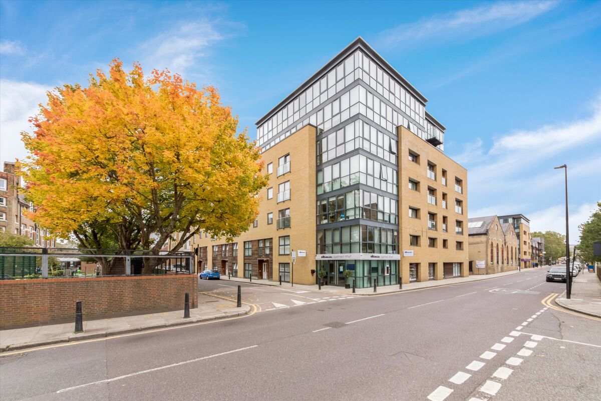 Flat To Rent In Forge Square, London, E14 - Cwq012055143 