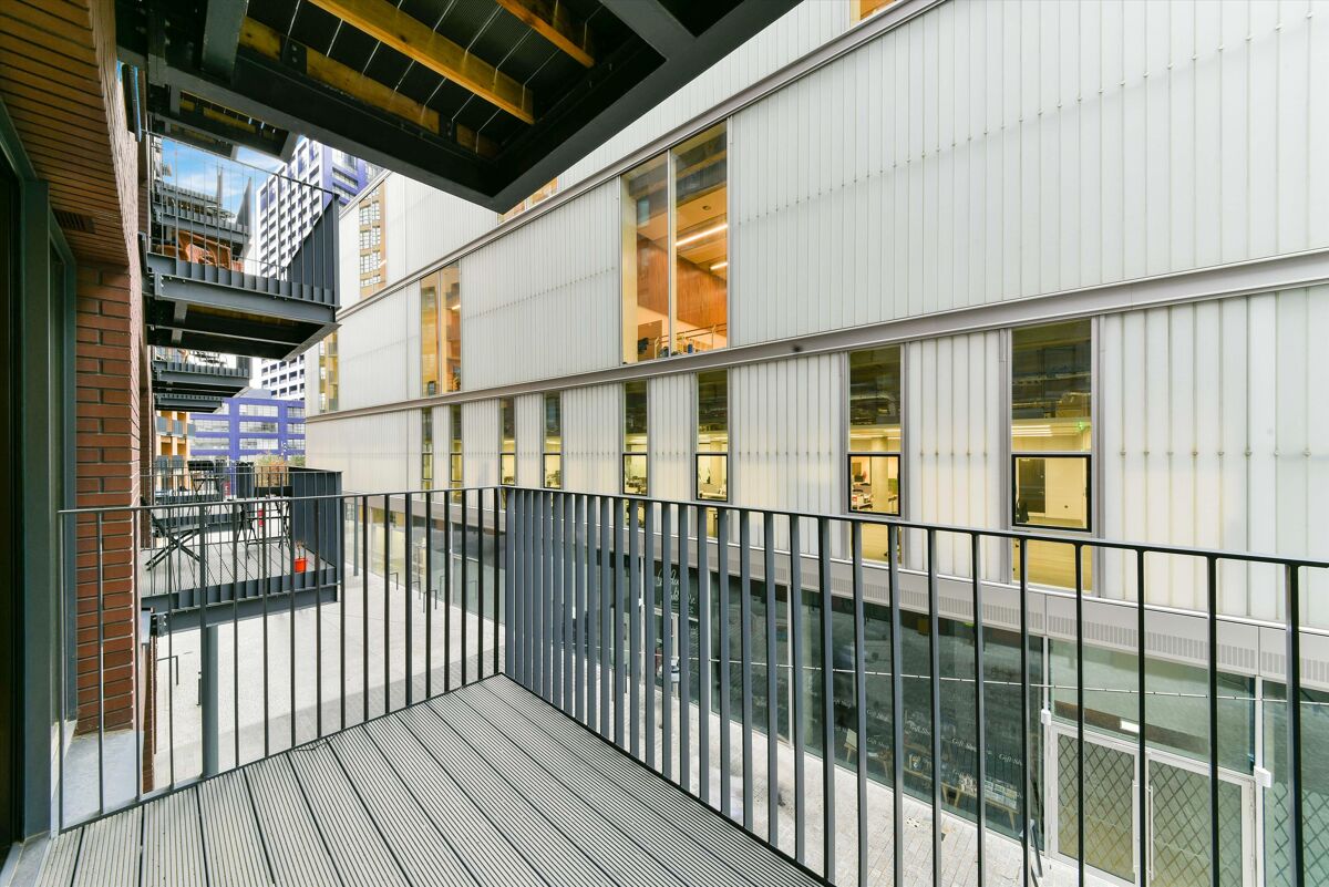 Flat to rent in Modena House, Lyell Street, Nr Canary Wharf, London