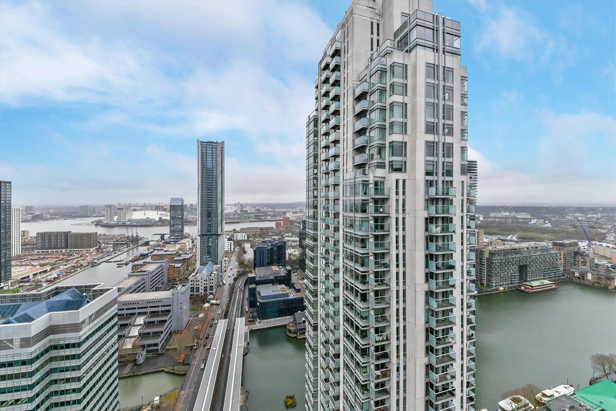 flat to rent in Pan Peninsula, Pan Peninsula Square, Nr Canary Wharf