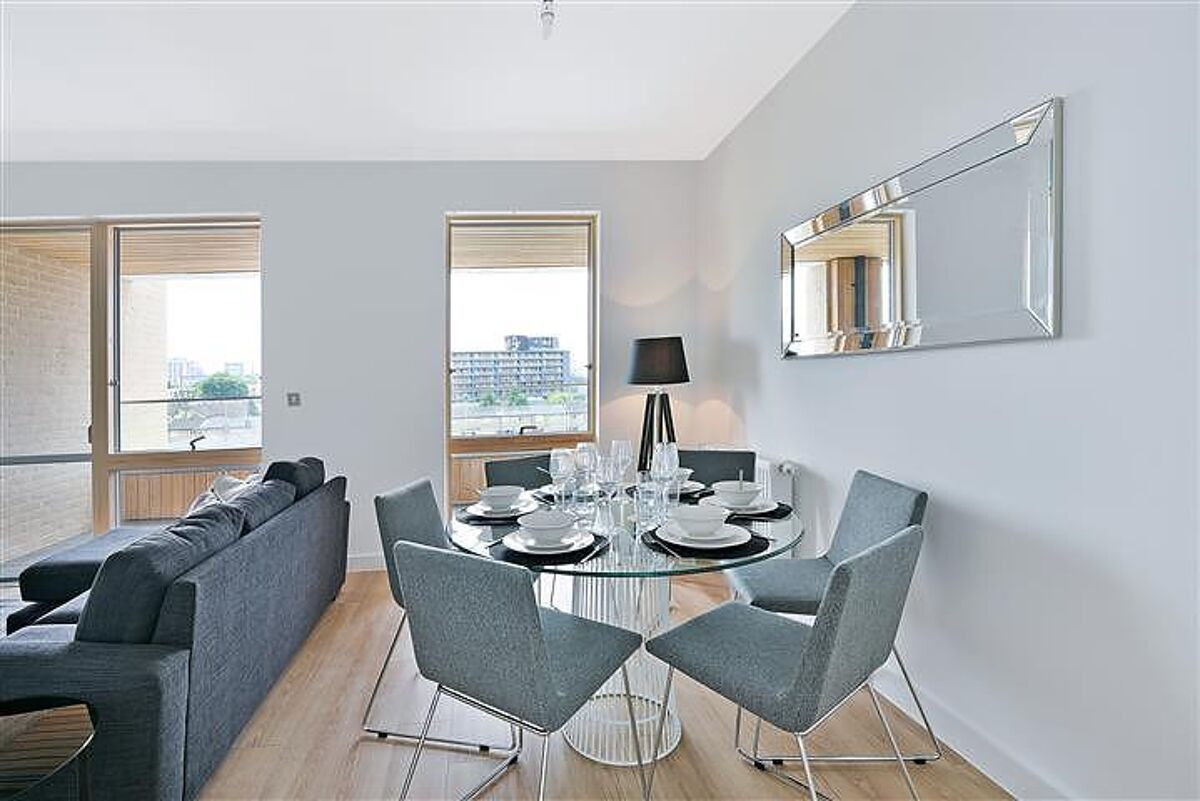 flat to rent in Eddington Court, Silvertown Square, Canning Town