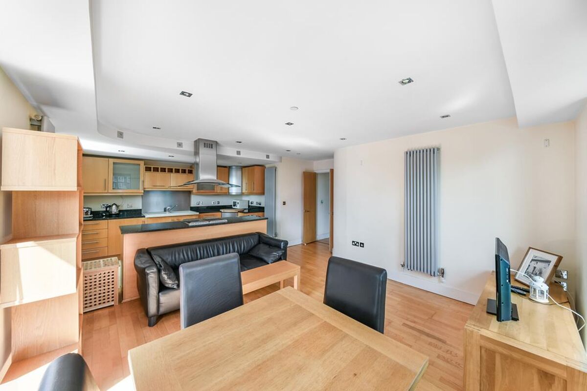 flat to rent in Millharbour, 41 Millharbour, Nr Canary Wharf, Docklands