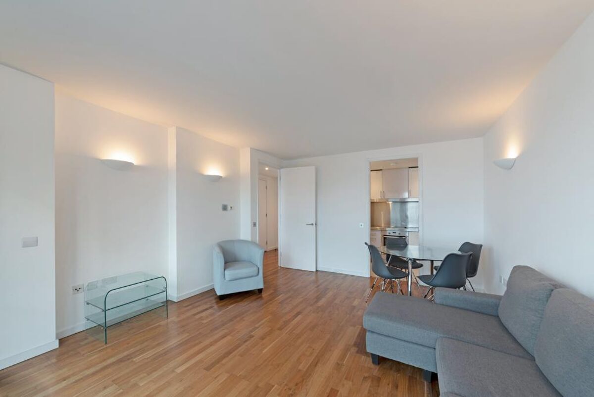flat to rent in New Providence Wharf, Fairmont Avenue, Nr Canary Wharf