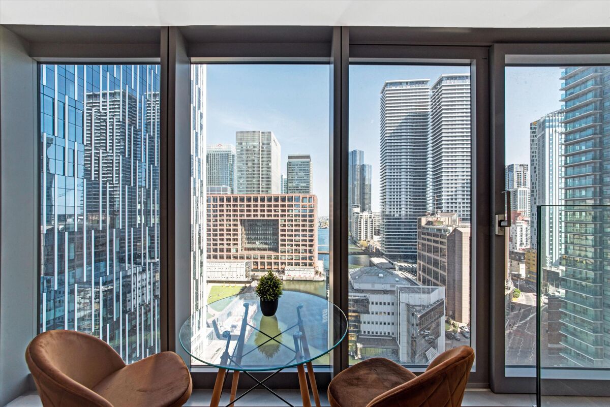 Flat to rent in Landmark Pinnacle, Marsh Wall, London, E14 CWQ012115307 Knight Frank