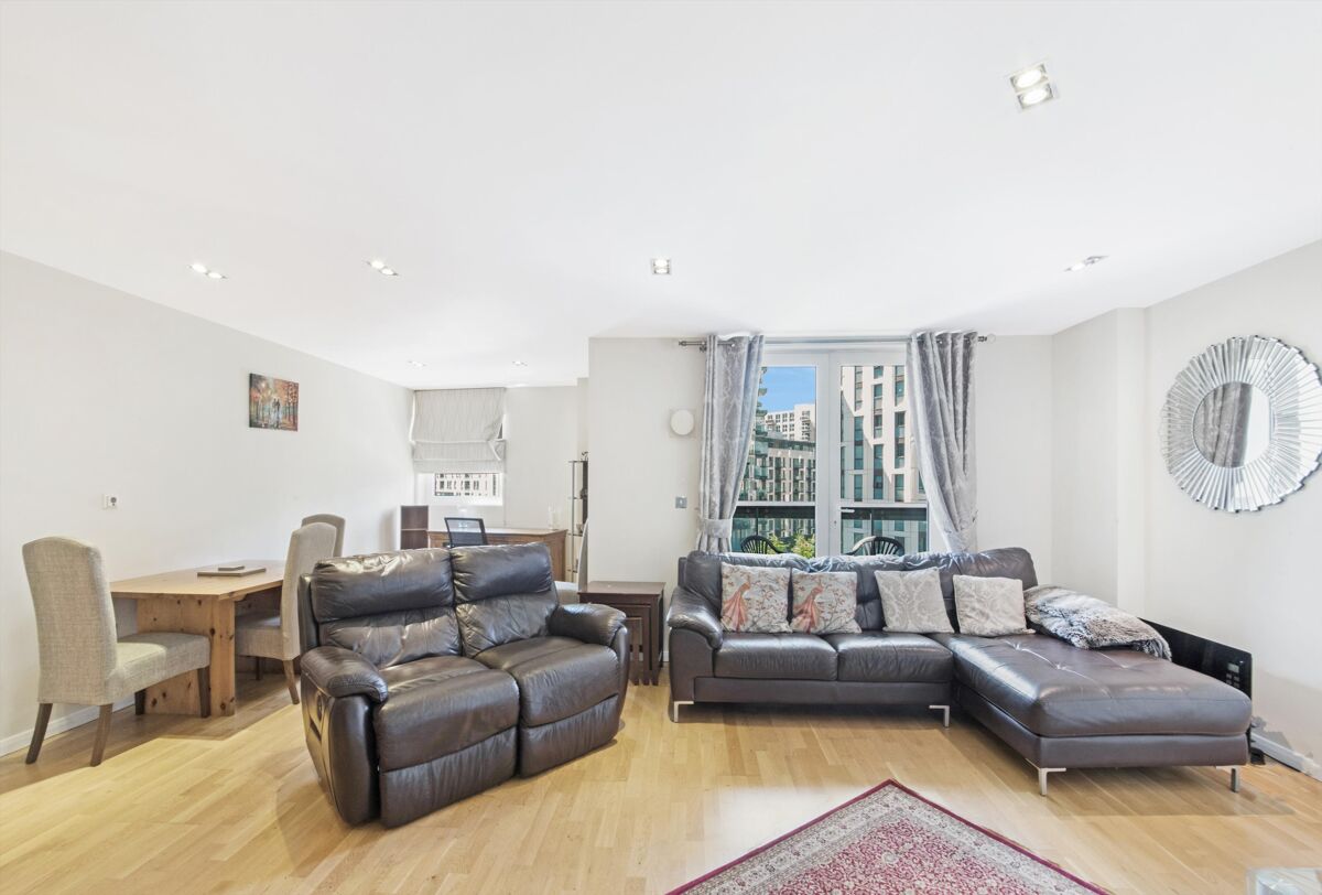 flat to rent in City Tower, 3 Limeharbour, London, E14 CWQ012115952