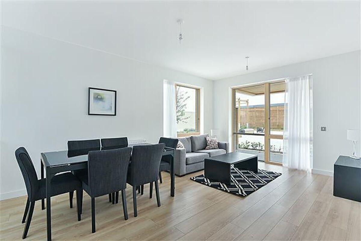 flat to rent in Eddington Court, Silvertown Square, Canning Town