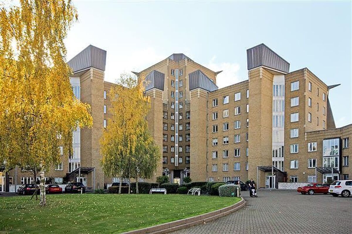 flat to rent in Dundee Wharf, Three Colt Street, Limehouse, London, E14
