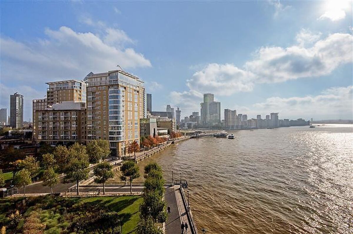 flat to rent in Dundee Wharf, Three Colt Street, Limehouse, London, E14