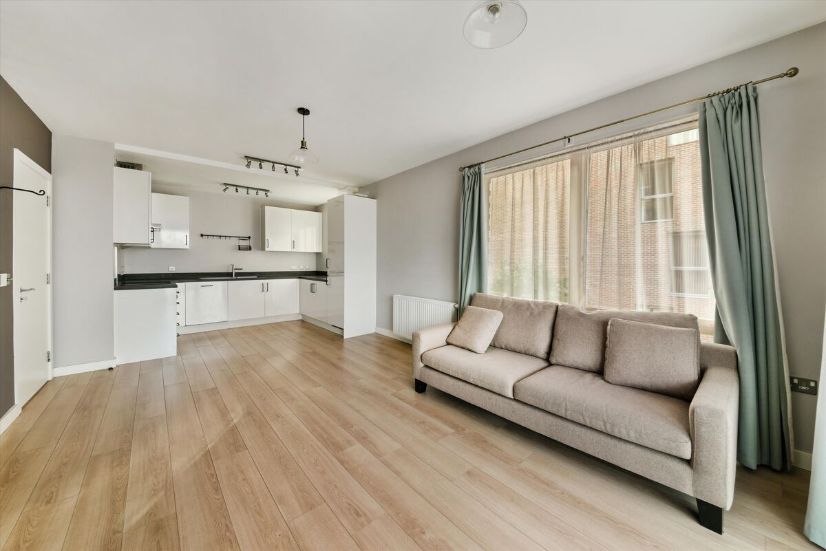 flat to rent in Eddington Court, Silvertown Square, Canning Town