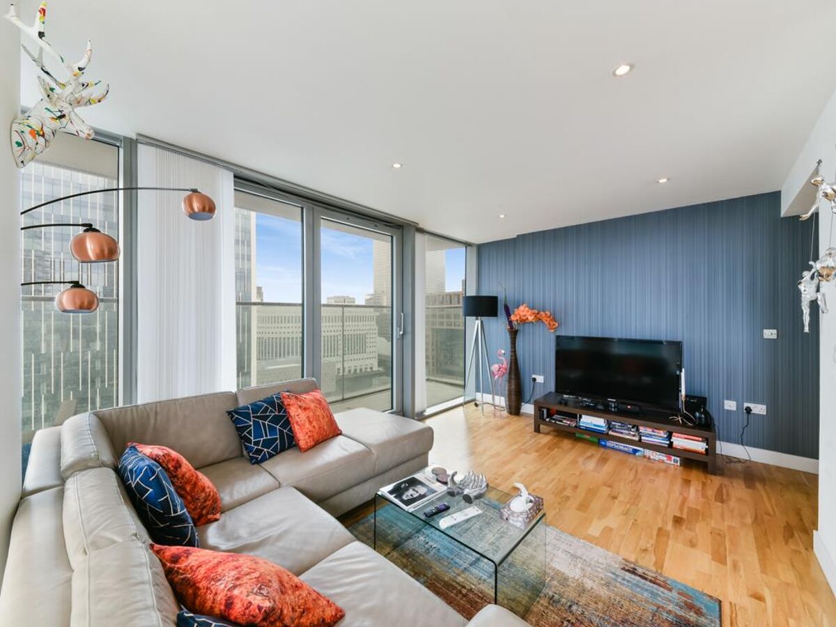 flat to rent in Landmark East Tower, 22 Marsh Wall, London, E14
