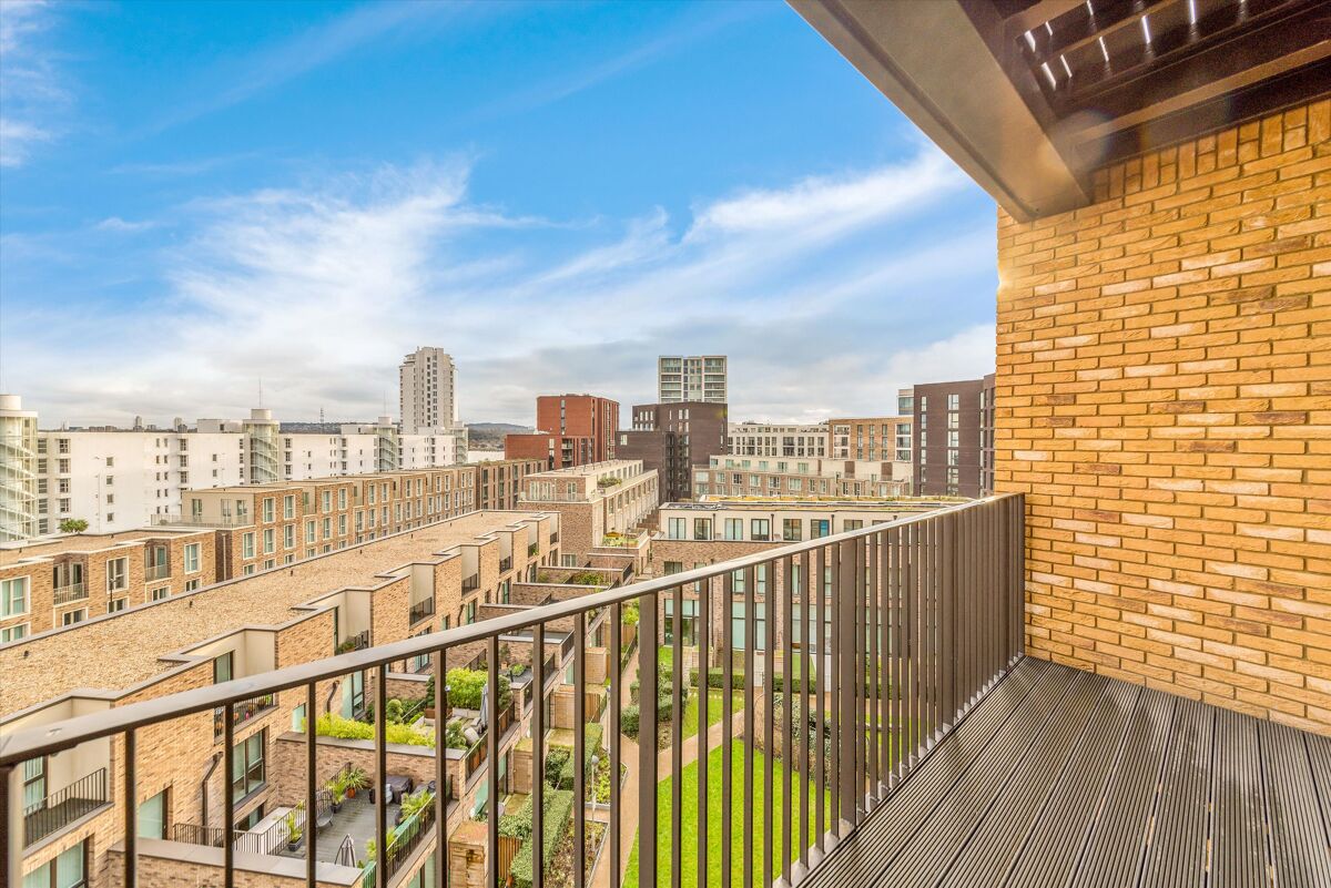 flat to rent in Masthead House, Royal Crest Avenue, Royal Docks, London