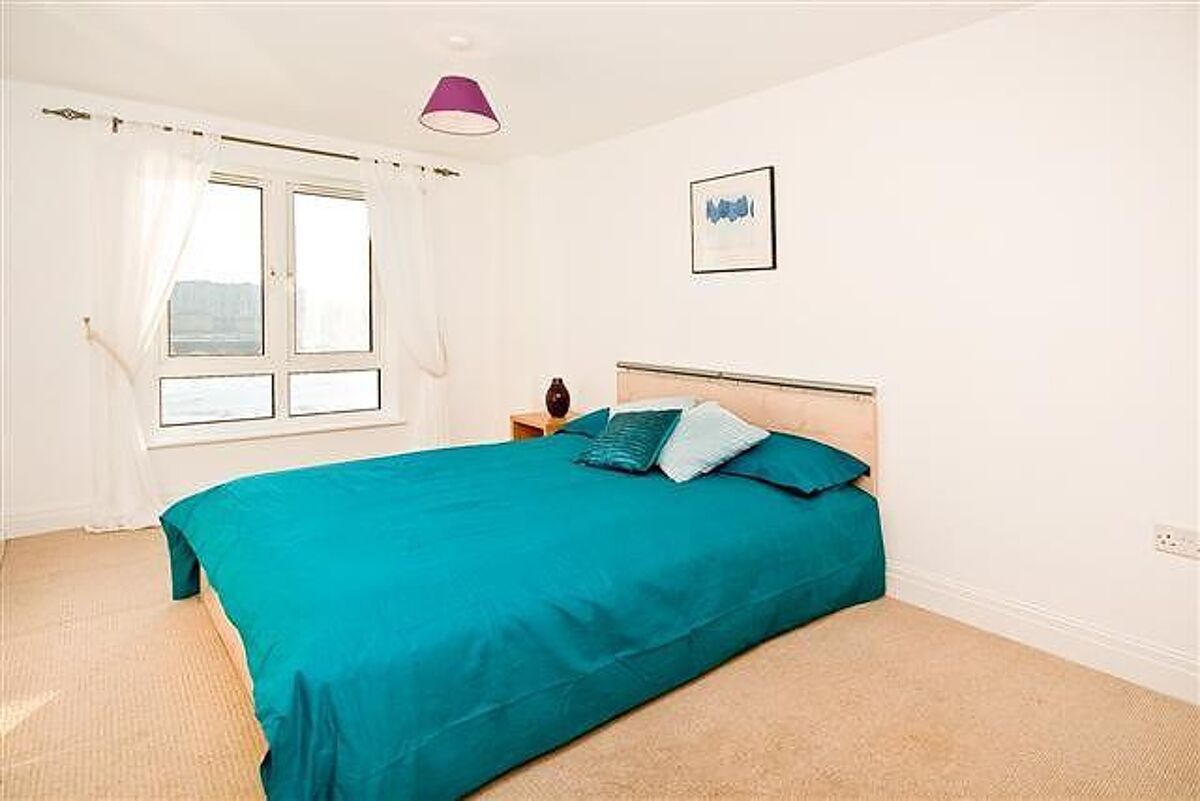 flat to rent in St. Davids Square, London, E14 CWQ012175034 Knight