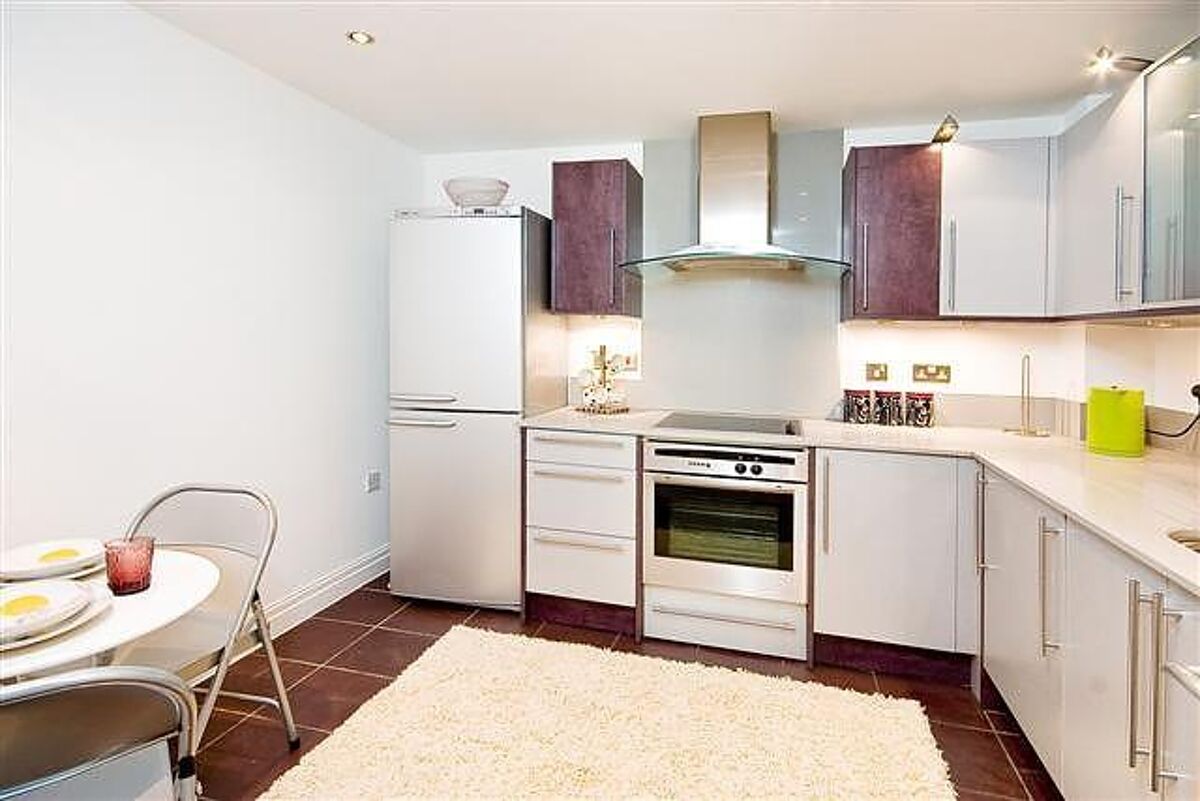 flat to rent in St. Davids Square, London, E14 CWQ012175034 Knight Frank