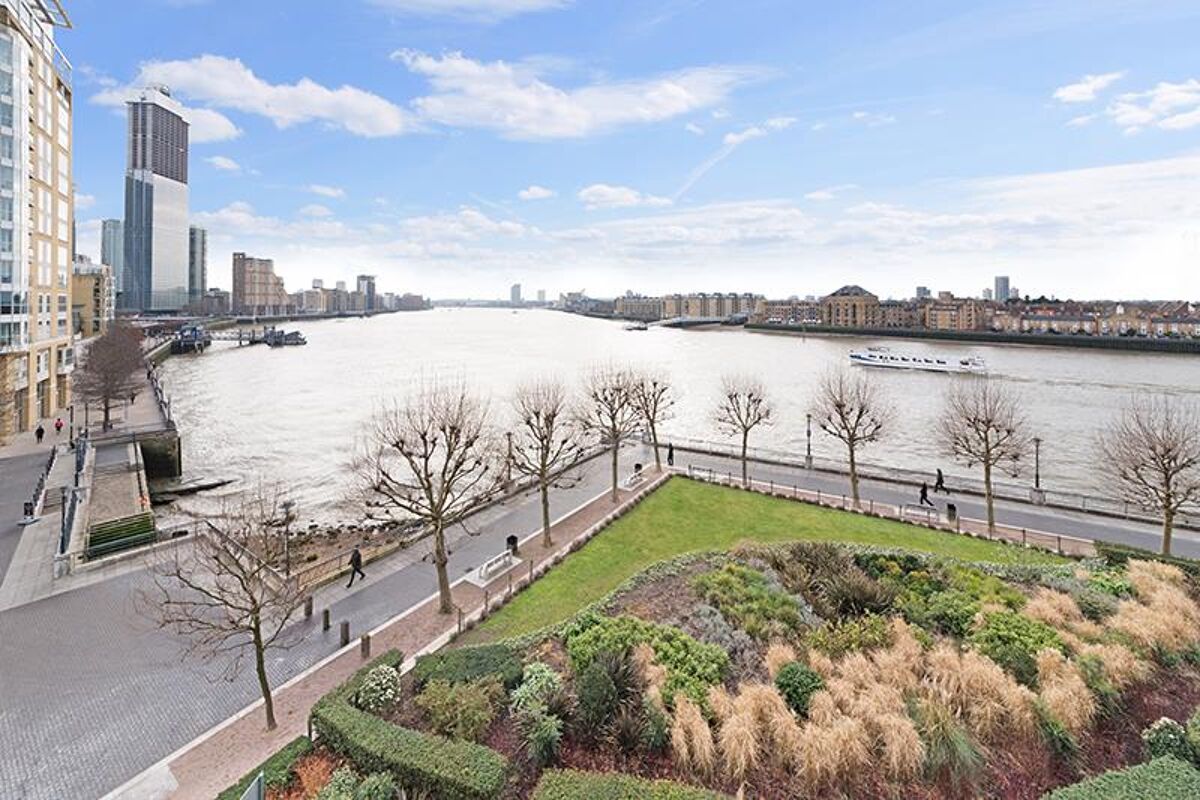 flat to rent in Dundee Wharf, 100 Three Colt Street, Limehouse, London