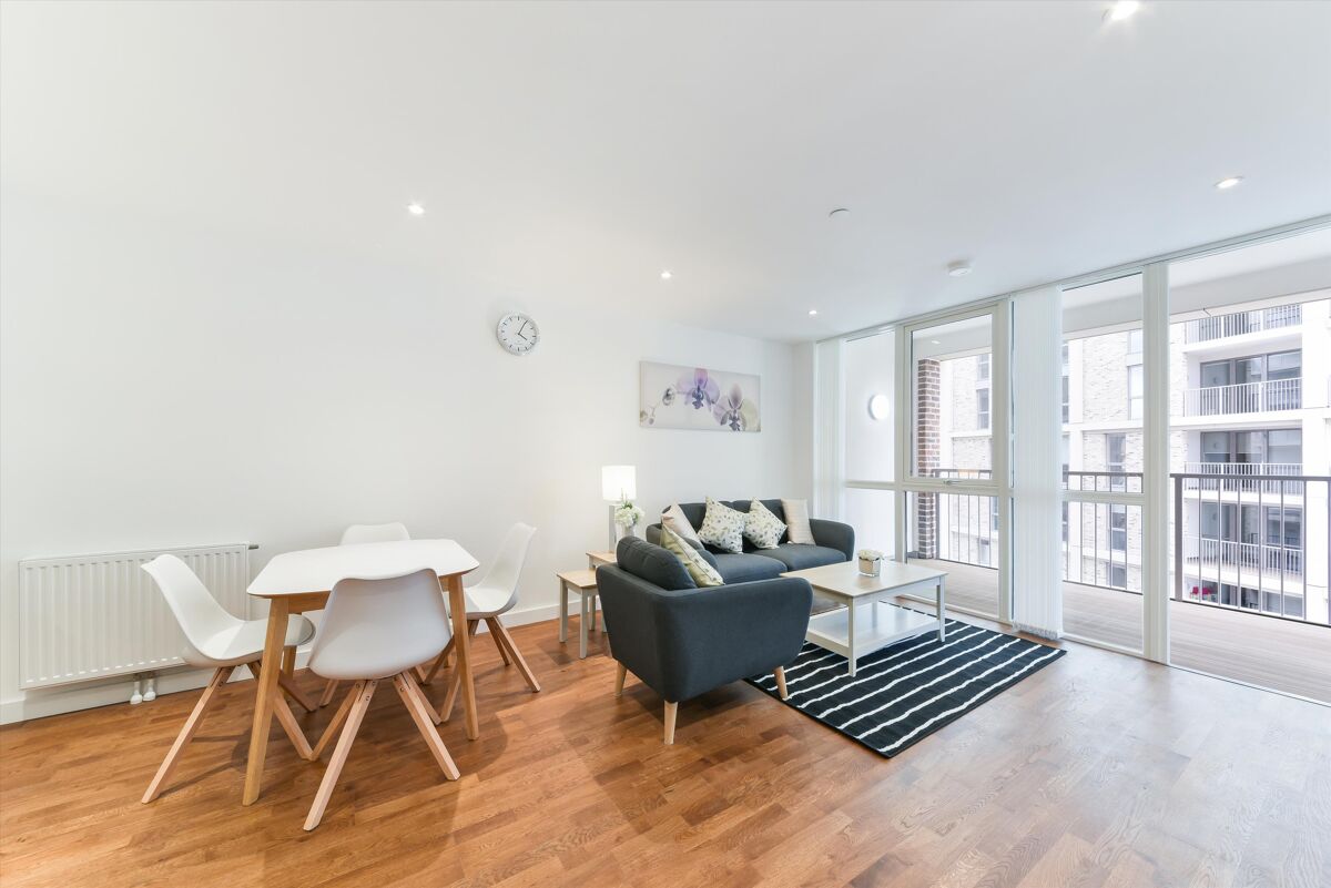 flat to rent in Discovery Tower, 1 Terry Spinks Place, Canning Town