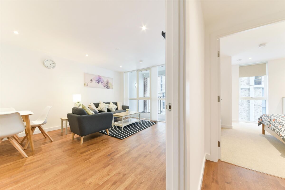 flat to rent in Discovery Tower, 1 Terry Spinks Place, Canning Town