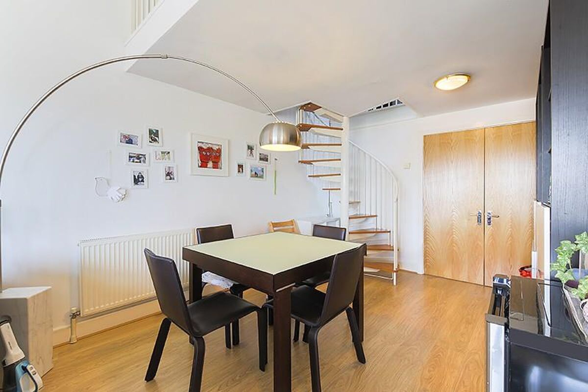 flat to rent in Drake House, Victory Place, London, E14 CWQ012182359