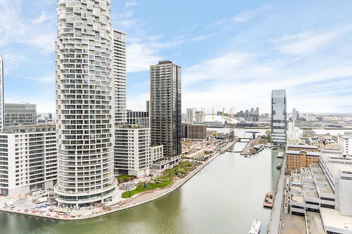 flat to rent in Hampton Tower, (South Quay Plaza) , London, E14 CWQ012188758 Knight Frank