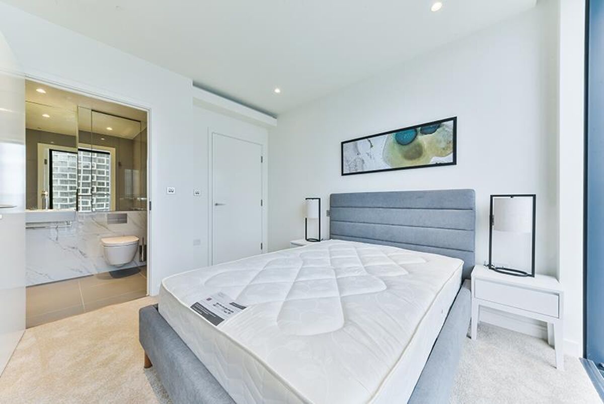 flat to rent in Hampton Tower,