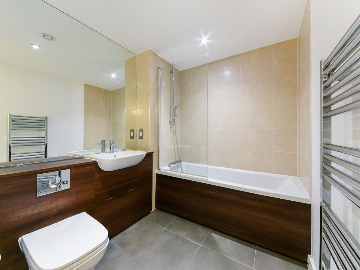 flat to rent in Sherrington Court, Rathbone Street, Canning Town