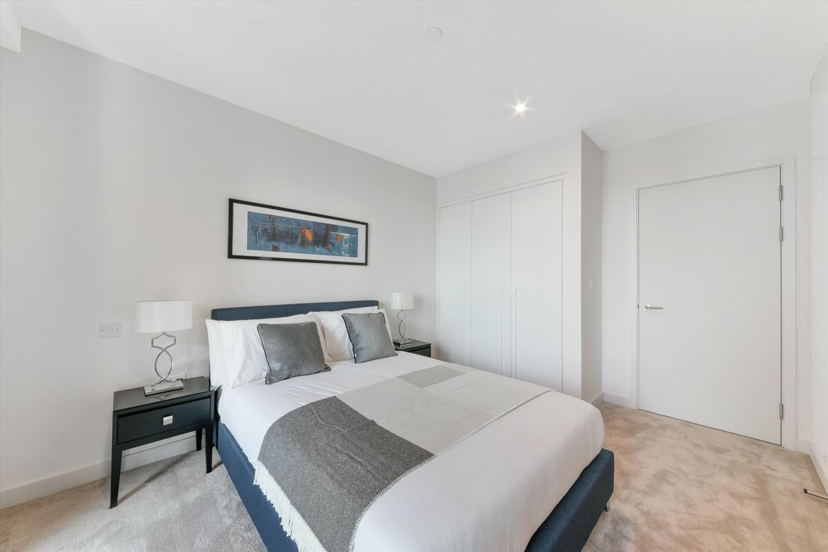 flat to rent in James Cook Building, 4 Street, Royal Wharf, London, E16 CWQ012201455