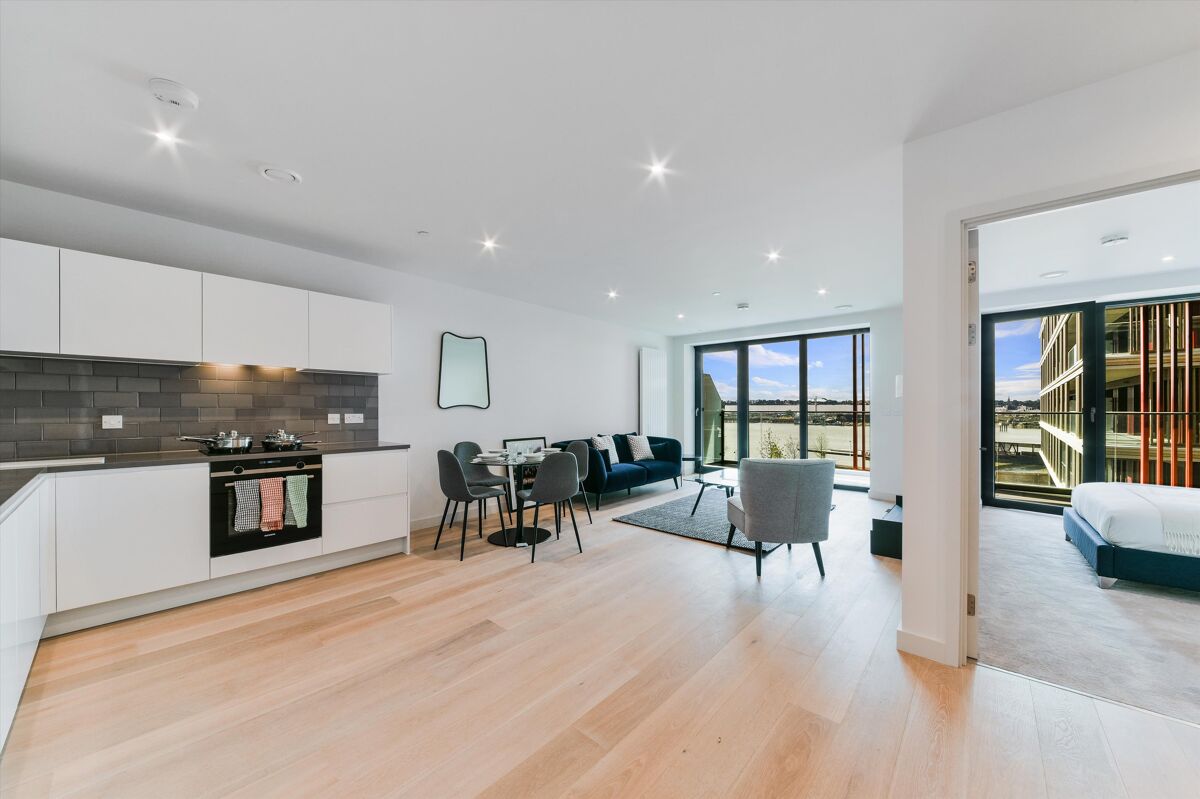 flat to rent in James Cook Building, 4 Street, Royal Wharf, London, E16 CWQ012201455