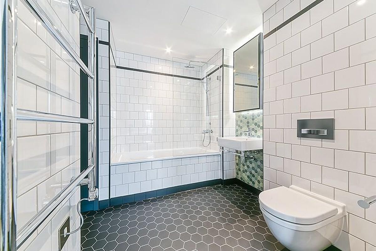 Flat to rent in Echo House, City Island Way, Poplar, London, E14